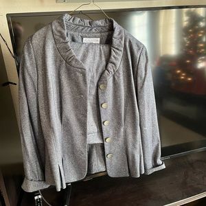 Blue pant suit in navy